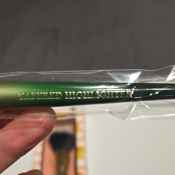 Dabney Lee Green and Gold Makeup Brush Set - Picture 6 of 9